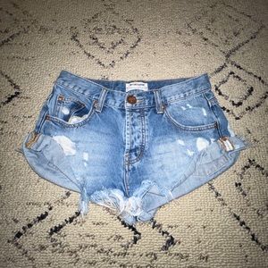SOLD) one teaspoon cute hourglass denim shorts